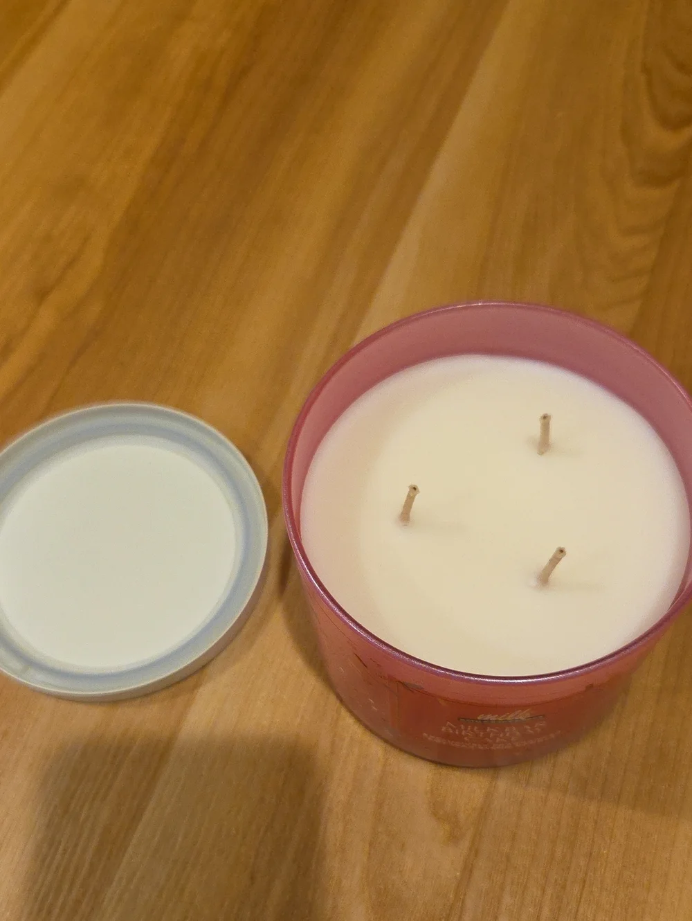 Bath & Body Works Milk Bar Birthday Cake Candle - Pink with Multicolor Sprinkles